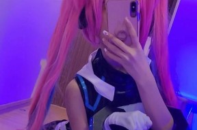 露脸给安琪拉的原因是什么？